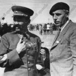 Генерал-полковник О.И.Городовиков и украинский писатель Петро Панч. 1940 г.